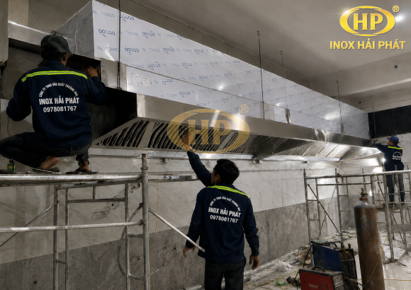 Chụp hút mùi công nghiệp: Hướng dẫn chọn hệ thống hút khói hiệu quả 
