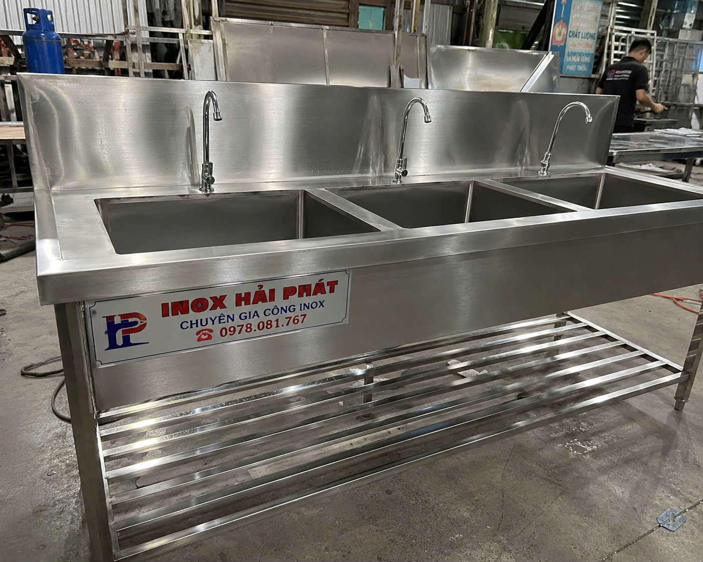 Chậu rửa inox công nghiệp gia công tại xưởng Hải Phát