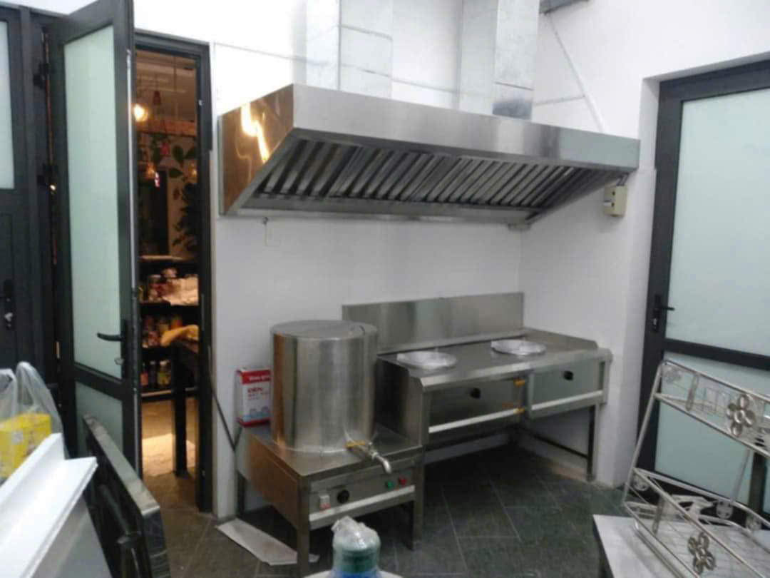 Chụp hút khói inox cho bếp nhà hàng do Inox Hải Phát thi công