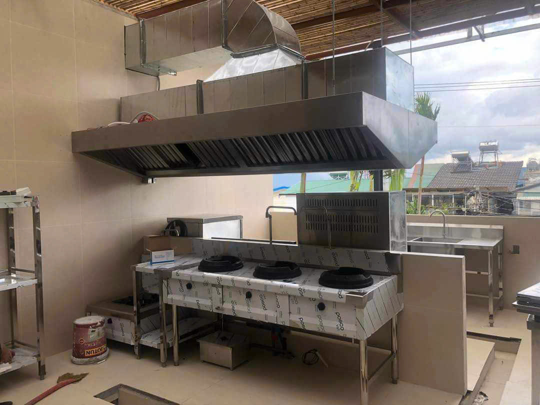 thi công chụp hút khói inox bếp công nghiệp