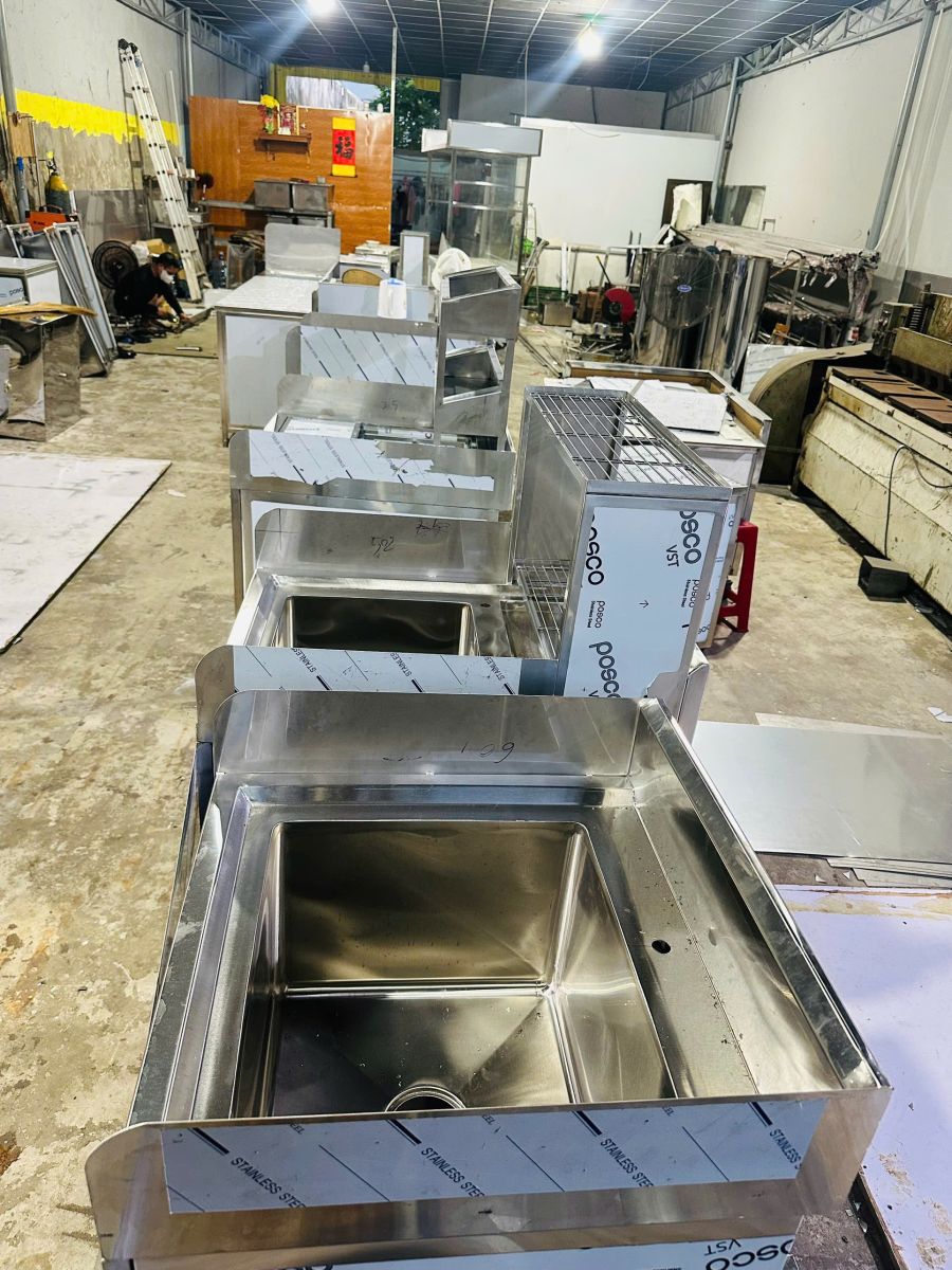 Quá trình sản xuất thiết bị inox thực tế tại xưởng Hải Phát.