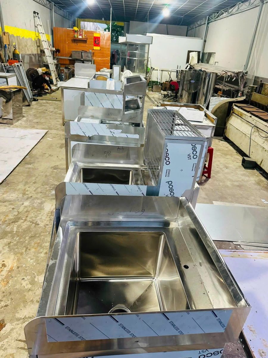 he-thong-thiet-bi-quay-pha-che-inox-304-dang-hoan-thien
