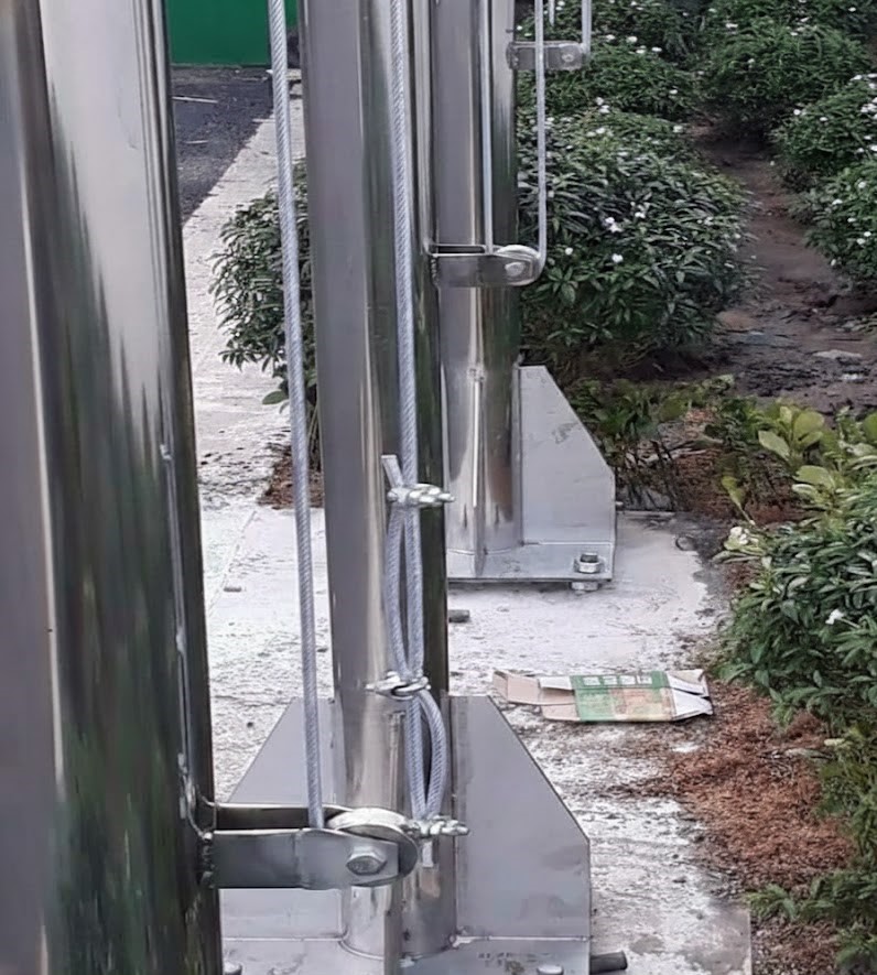 Phần chân cột được gia công chắc chắn, đẹp, thẩm mỹ