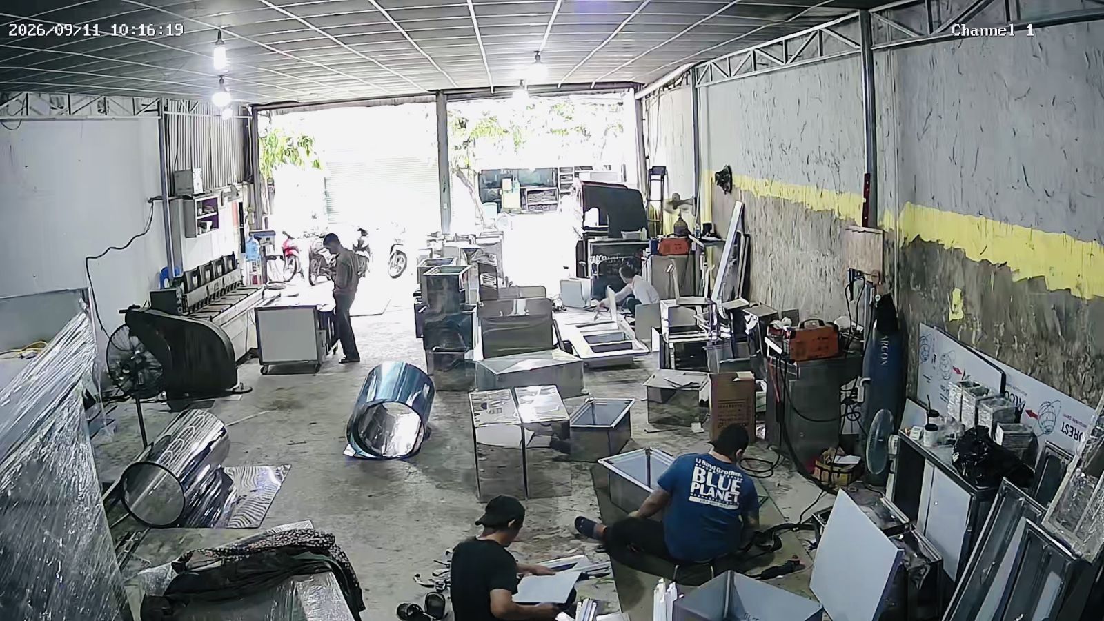 thùng đá có khay topping inox