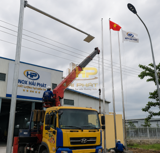 cột cờ inox 304 ngoài trời