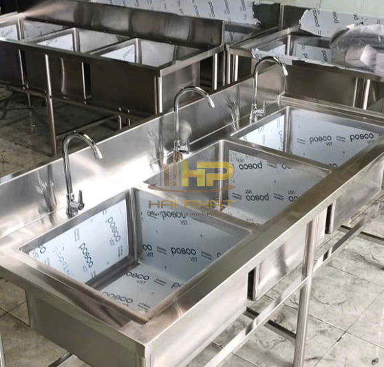 Bồn rửa chén inox công nghiệp 3 ngăn có giá úp