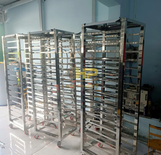 Xe Đẩy Vải Xếp Chồng
